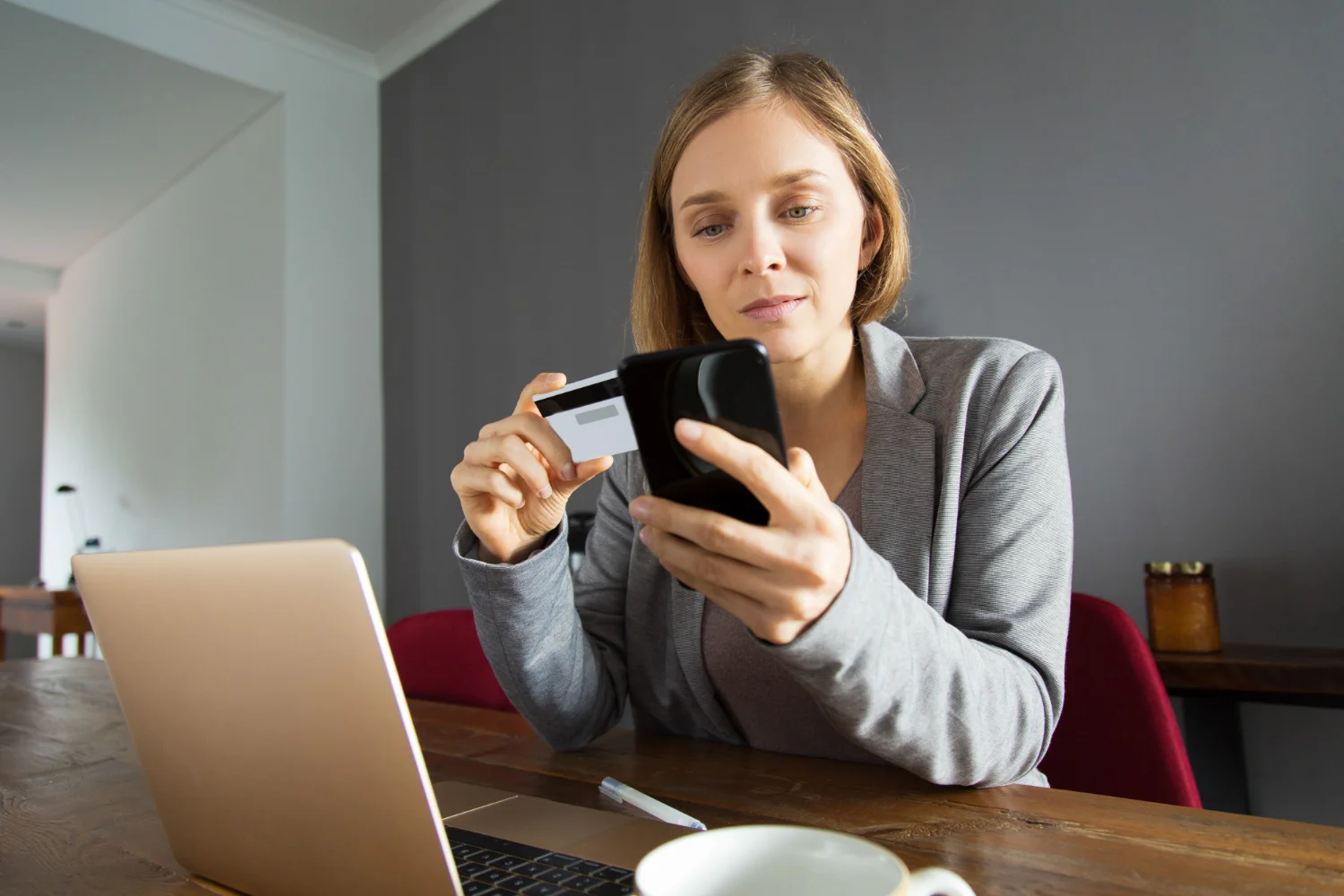 Understanding Revolving Credit and Why UAE Banks Profit from It